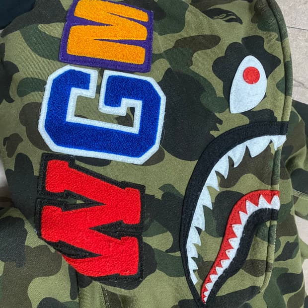 (네고O) 정품 M 녹계 베이프 퍼스트 카모 샤크 후드집업 아미 그린