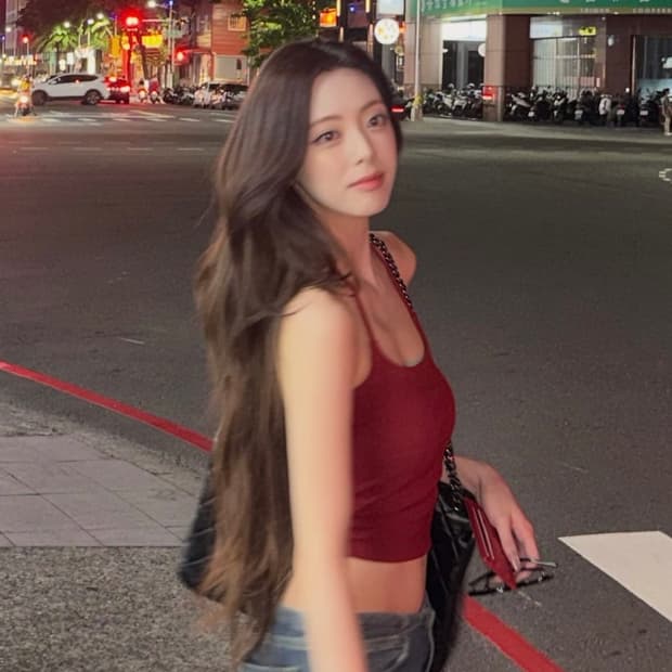 자라 스트레치 니트 홀터넥 탑 레드