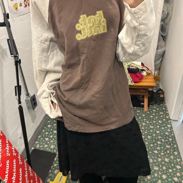 디네댓 스웻 롱슬리브