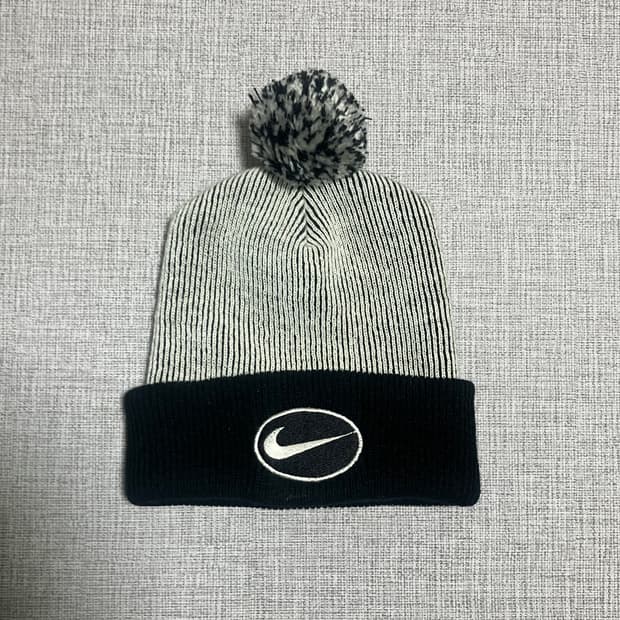 Nike 나이키 올드스쿨아메카지 방울비니