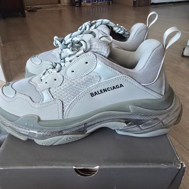 발렌시아가 클리어솔 트리플s 새상품