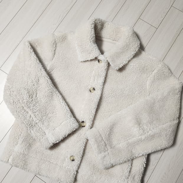 유니클로 여성 카라 플리스 자켓 사이즈L

여러 중고사이트에도 같이 판매