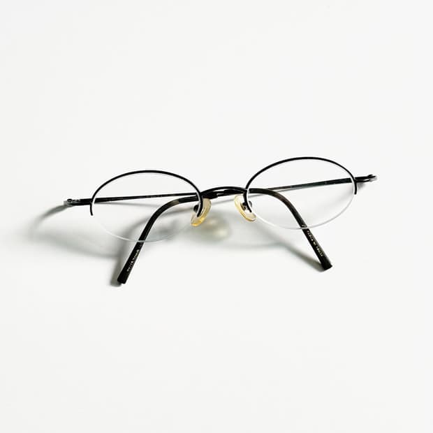 EPILOGUE 블랙 오벌 슬림 반무테 메탈 빈티지 안경