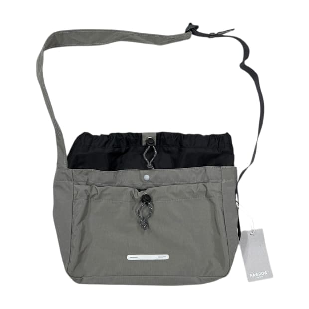 로우로우 나일론 복조리 스트링 포켓 크로스백 가방 그레이