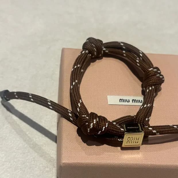미우미우 코듀로이 팔찌 토바코