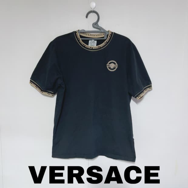베르사체 블랙 로고 여름 공용 반팔티