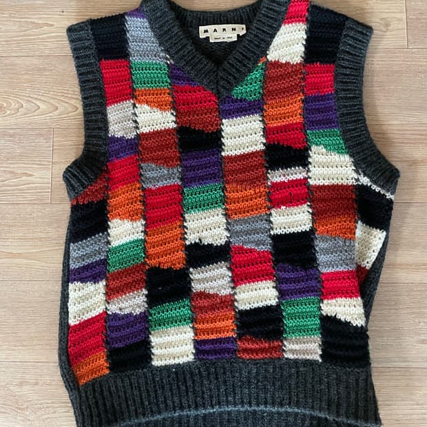 마르니 브이넥 베스트 사이즈48