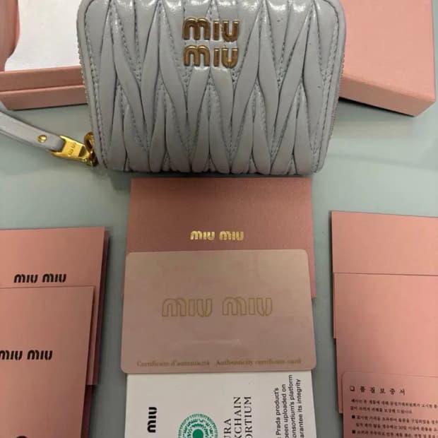 [정품] 미우미우 마테라쎄 금장 나파 지퍼 코인 카드지갑