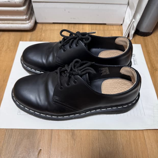 닥터마틴 1461 ws 270 화이트 스티치