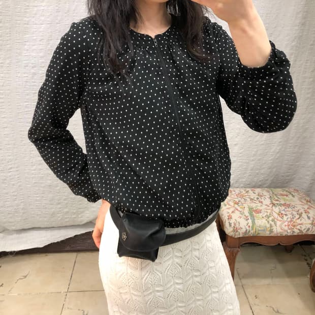 Dot crop windbreaker