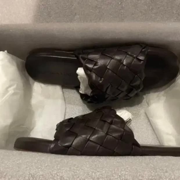 보테가 베네타 샌들 판매합니다(39)