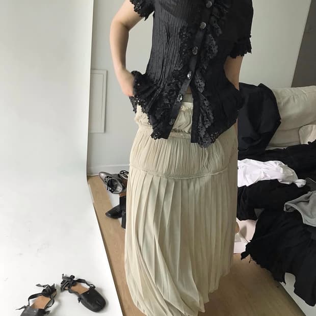 에옹쓰 25ss 샤샤스커트 구해요