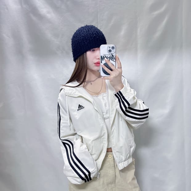 아디다스 화이트 오버핏 바람막이 