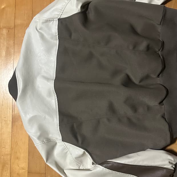 브라운 바시티 자켓