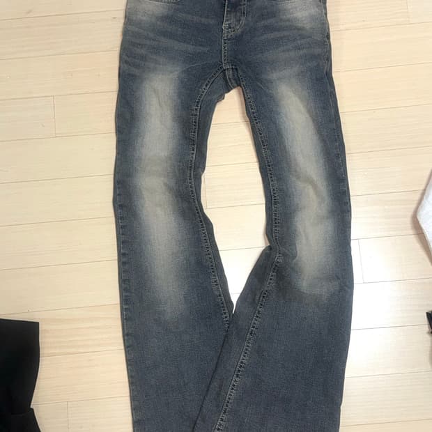 포에뜨 로우라이즈 부츠컷 청바지 데님