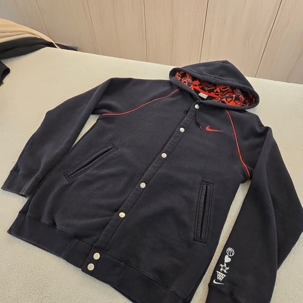 나이키 후드 버튼 블랙 바시티자켓 M (크게나옴 L/XL추천)