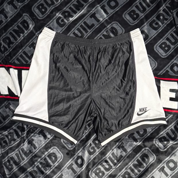 나이키 배스킷볼 쇼츠 블랙 화이트