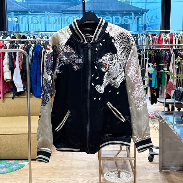 카라쿠리 타마시 자수 리버시블 스카쟌 자켓 