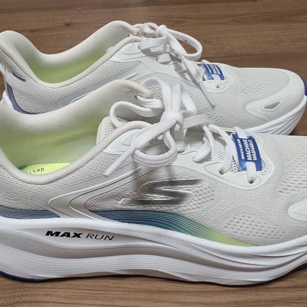 스케쳐스 26ss 여성 맥스런 화이트