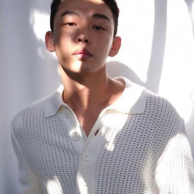 (유아인, 서강준 착용) 산드로 PK 반팔 니트