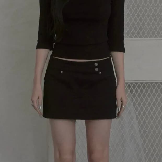 카키포인트 미니스커트 블랙