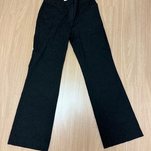 아모멘토 자카드 플레어드 팬츠