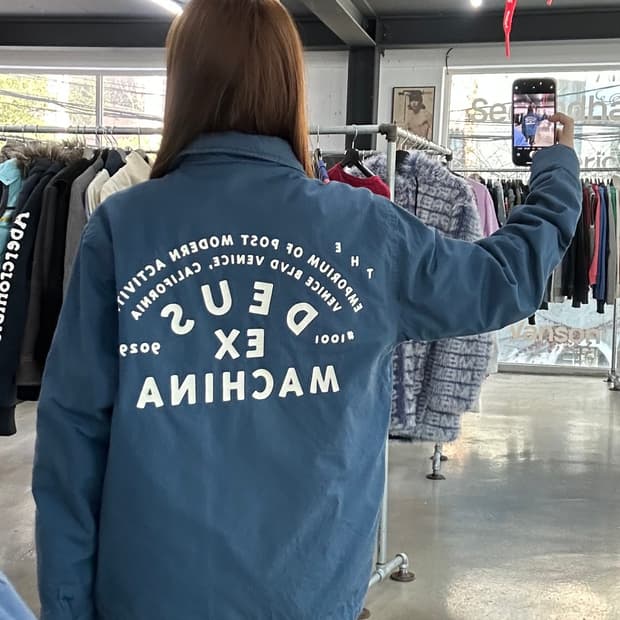 데우스 엑스마키나 코치자켓