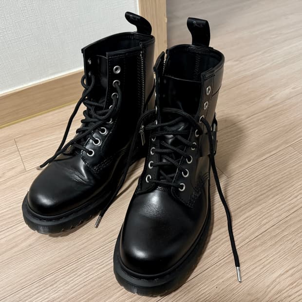 닥터마틴 1460 하네스 250 UK6