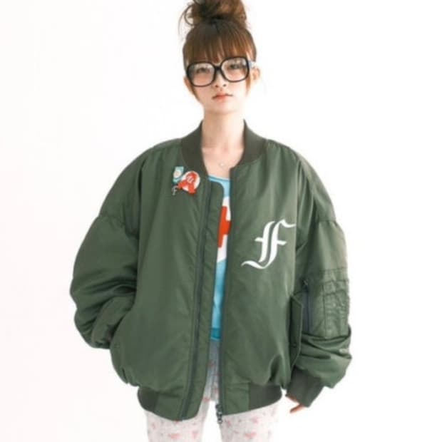 샵페어리 봄버 카키