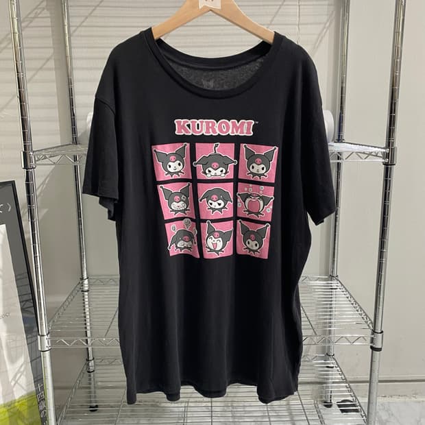 산리오 쿠로미 오피셜 애니메이션 티셔츠 애니티