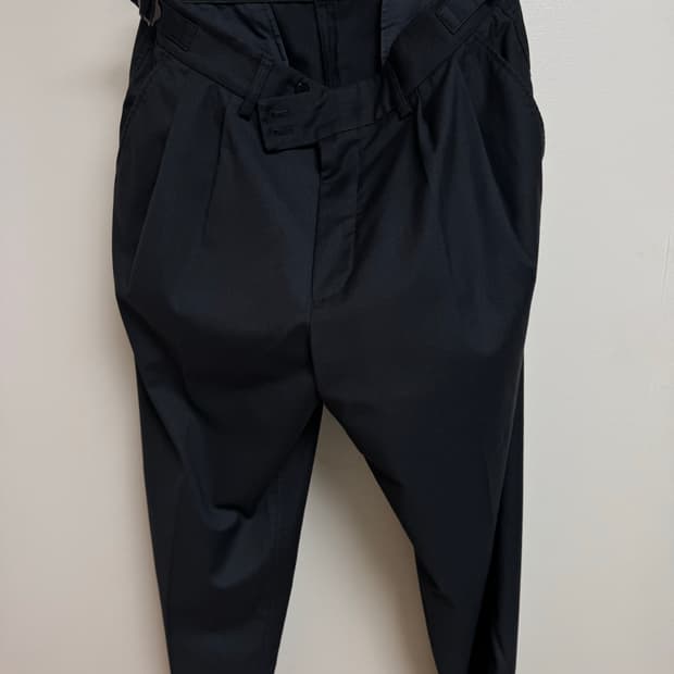 [03]어나더오피스 산티아고 슬랙스(그라파이트)