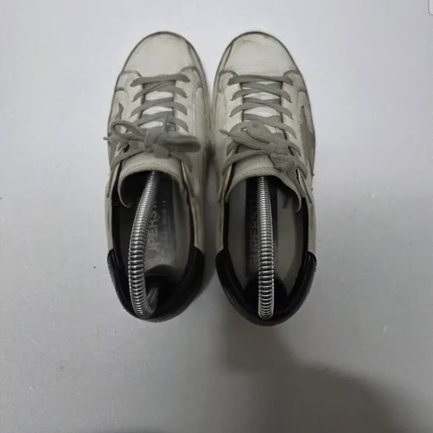 정품 골든구스 슈퍼스타 화이트 스니커즈  사이즈 230