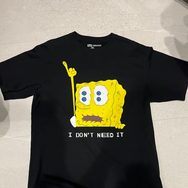 유니클로 스폰지밥 티셔츠 블랙 xl