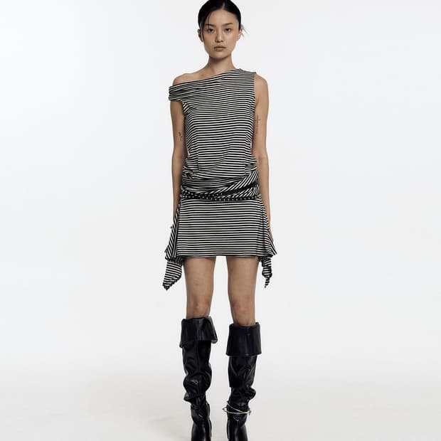 카시코 Asymmetric Stud Onepiece Stripe
