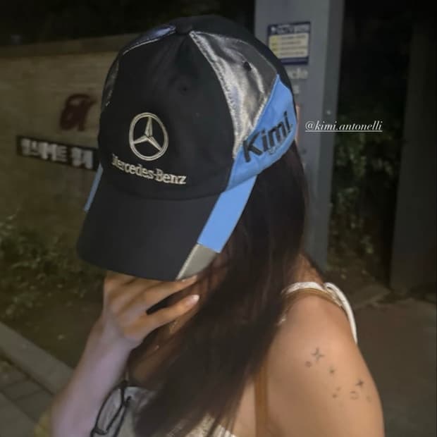 벤츠 F1 Kimi 볼캡 모자 (글로니 제인님 착용)