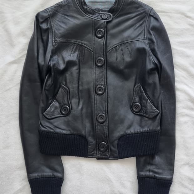 빈티지 블랙 단추 가죽 자켓