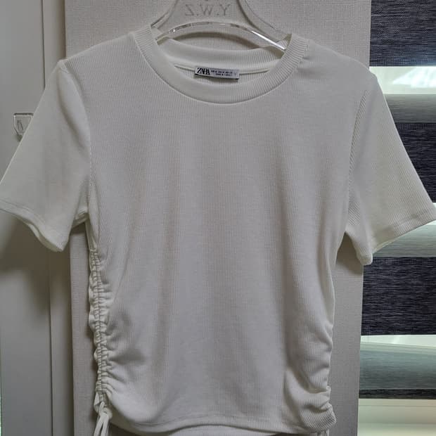 (새제품)ZARA 화이트 셔링 반팔티44-66