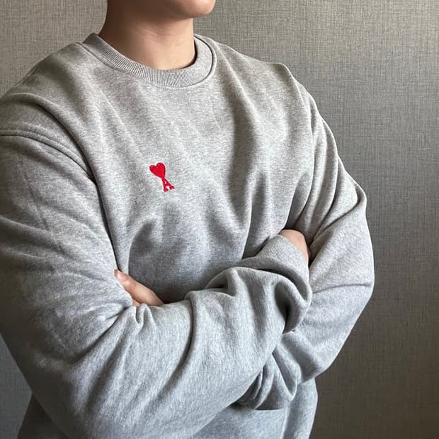 AMI 아미 스몰 하트 로고 크루넥 맨투맨 L