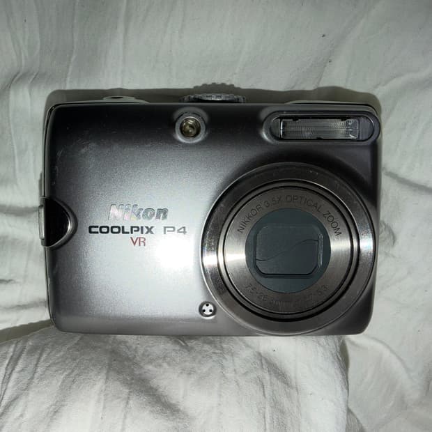 니콘쿨픽스 p4