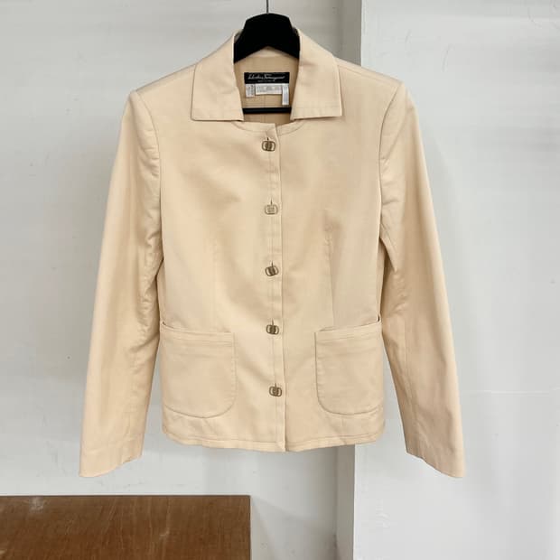 살바토레 페라가모 베이지 골지 골드 간치니 버튼 자켓