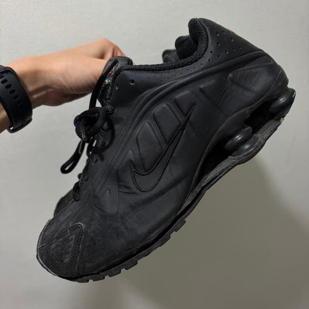 나이키 샥스 r4 블랙 250