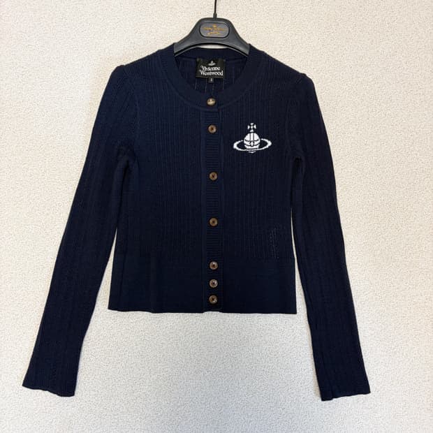 비비안웨스트우드 슬림핏 골지 니트 가디건