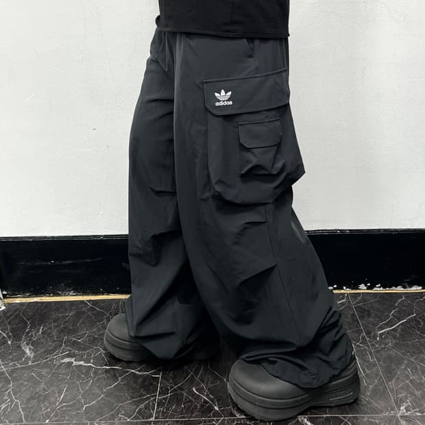 아디다스 블랙 카고 와이드 트랙 팬츠