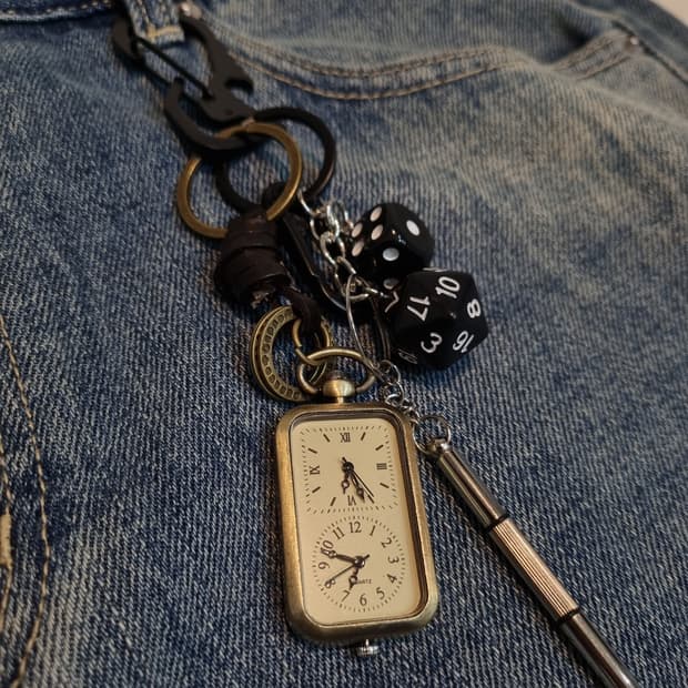 "Dark Fortune"(다크 포춘) 키링 keychain