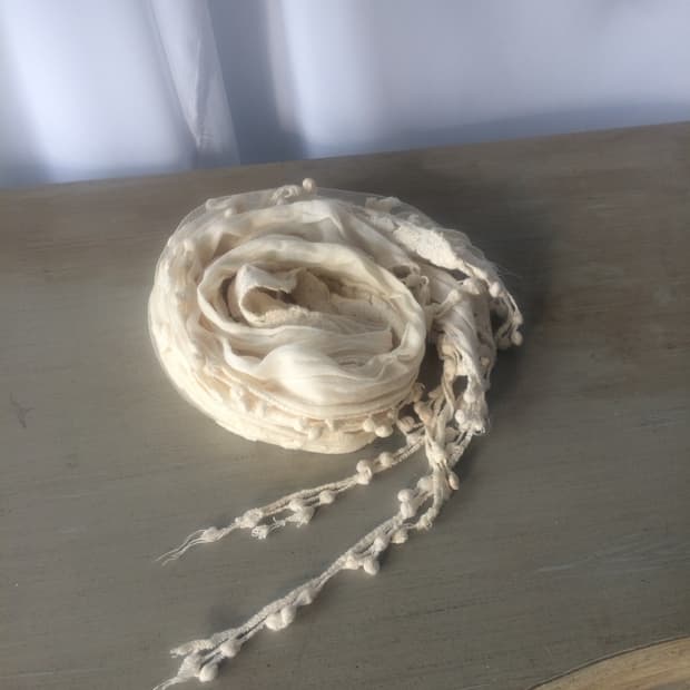 tail point scarf