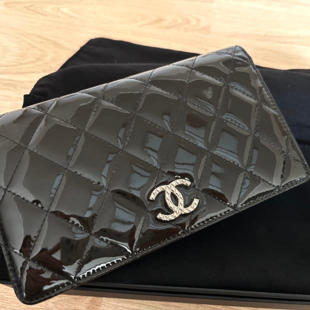 샤넬 페이던트 크루즈컬렉션 리미티드 지갑