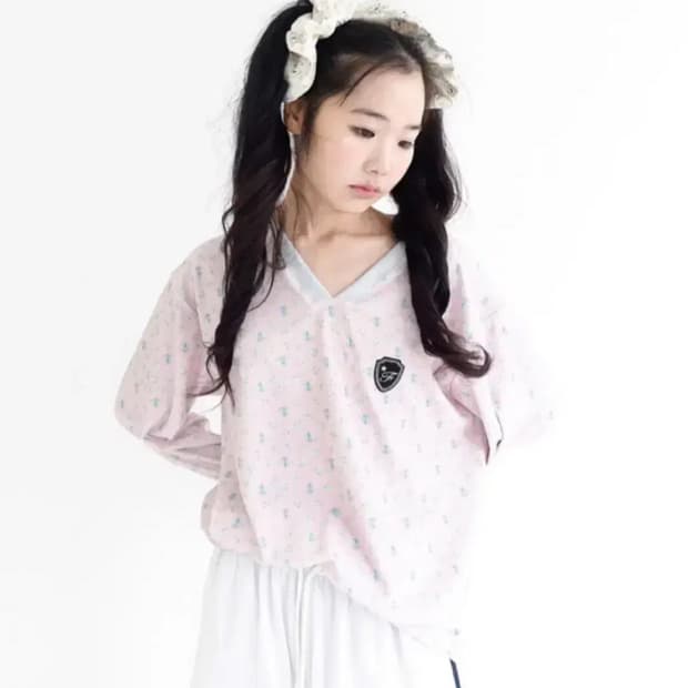 샵페어리 브이넥 플라워 테리 셔츠