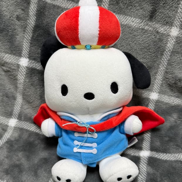 산리오 포차코 프린스 왕관 인형