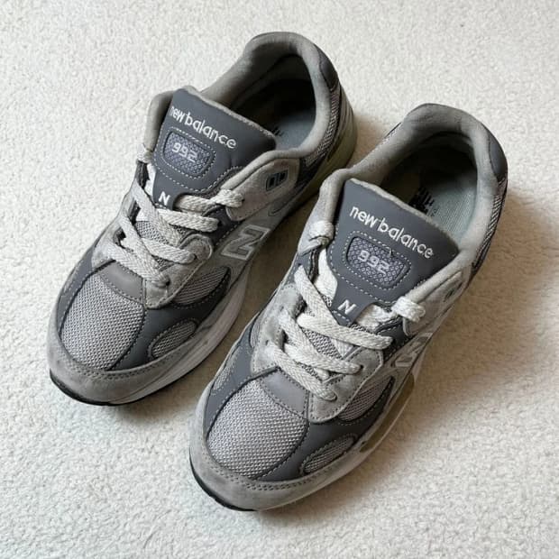 뉴발란스 992 USA 코어 그레이 스니커즈 A1834