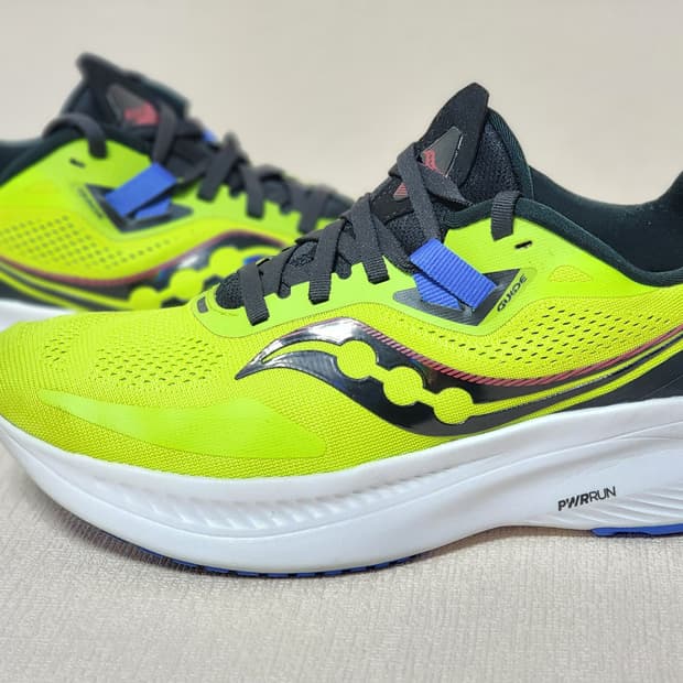 써코니 가이드 15 러닝화 형광 250mm